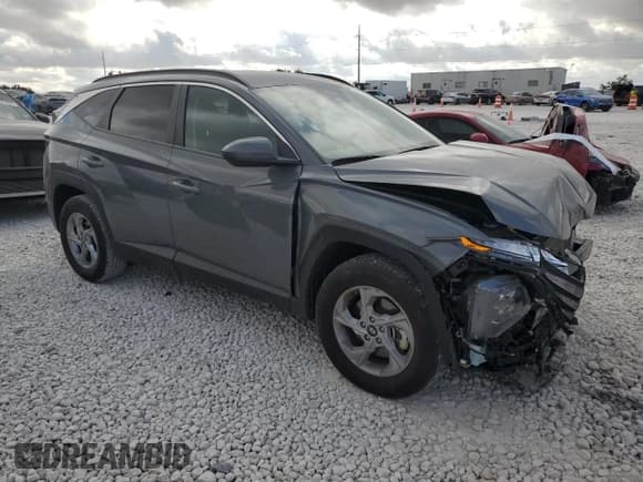 ✅ 2024 Hyundai Tucson SEL • VIN: 5NMJBCDE1RH300262 • Lot: 77901584. Wystawiony na Copart z przebiegiem 20 979 mil. Bezpłatny archiwum sprzedaży aukcyjnych z USA i szczegółowy raport historii pojazdu na DreamBid. Zdjęcie 4.