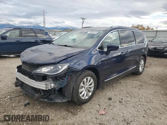 ✅ 2018 Chrysler Pacifica Touring L • VIN: 2C4RC1BG6JR262367 • Lot: 93233715. Wystawiony na Copart z przebiegiem 105 893 mil. Bezpłatny archiwum sprzedaży aukcyjnych z USA i szczegółowy raport historii pojazdu na DreamBid. Zdjęcie 1.