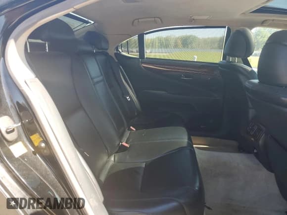 ✅ 2012 Lexus LS 460 L • VIN: JTHGL5EF0C5045901 • Lot: 81940675. Listed on Copart with 146,573 mi. Free auction sales archive from the USA and detailed vehicle history report at DreamBid. Image 10.