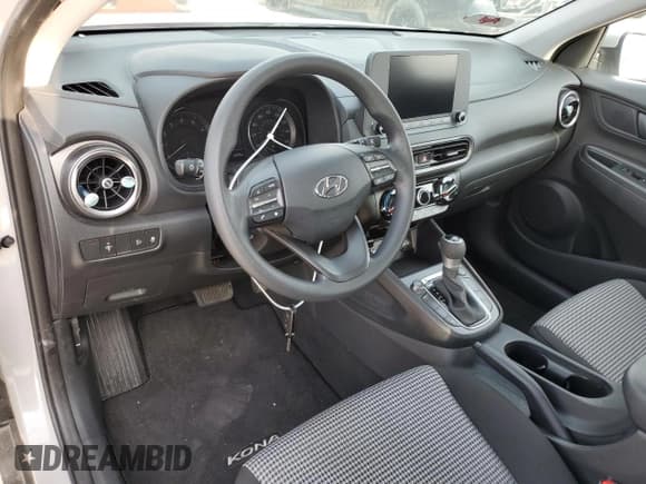 ✅ 2023 Hyundai Kona SE • VIN: KM8K22AB6PU040550 • Лот: 56192564. Опубликован ранее на Copart с пробегом 21 479 миль. Бесплатный доступ к архиву аукционных продаж из США и подробный отчёт об истории автомобиля на DreamBid. Изображение 8.
