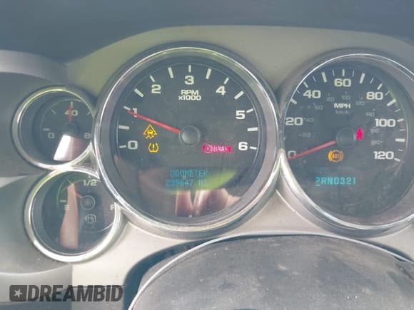 ✅ 2007 Chevrolet Silverado 1500 1LT • VIN: 2GCEC13J971511292 • Lot: 42181818. Wystawiony na IAAI z przebiegiem 239 647 mil. Bezpłatny archiwum sprzedaży aukcyjnych z USA i szczegółowy raport historii pojazdu na DreamBid. Zdjęcie 15.