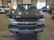 ✅ 2005 Chevrolet Silverado 1500 LS • VIN: 1GCEK19V55Z330708 • Lot: 55896355. Wystawiony na Copart z przebiegiem 186 270 mil mil. Skorzystaj z bezpłatnego archiwum sprzedaży aukcyjnych z USA i zobacz szczegółowy raport historii pojazdu na DreamBid. Zdjęcie 5.