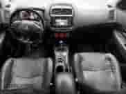 2017 Mitsubishi Outlander SEL с VIN JA4AP4AWXHZ032143, выставлен на аукционе Copart как лот 55415385 с пробегом 143 804 миль миль и Чистый • Clean title. История ставок и продаж доступна на DreamBid. Изображение 8.