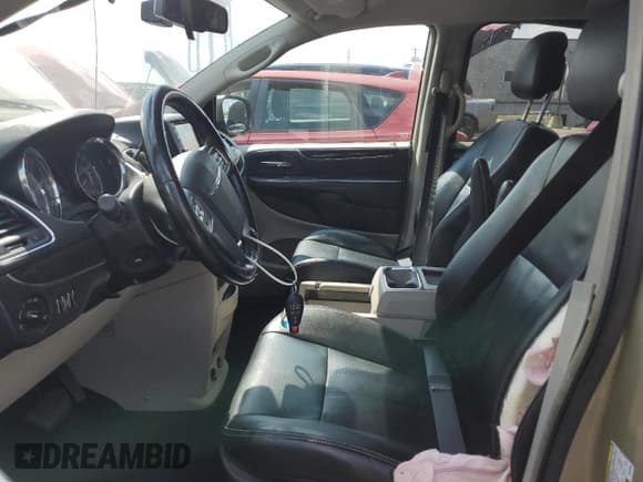 ✅ 2011 Chrysler Town & Country Touring L • VIN: 2A4RR8DG9BR798889 • Lot: 70291314. Wystawiony na Copart z przebiegiem Nie podano. Bezpłatny archiwum sprzedaży aukcyjnych z USA i szczegółowy raport historii pojazdu na DreamBid. Zdjęcie 7.