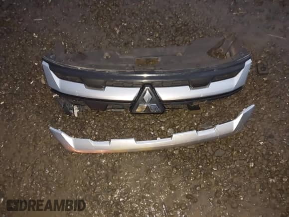 2024 Mitsubishi Outlander S with VIN JA4ARUAU0RU016038, listed as a IAAI auction lot 43609211 with 32,337 mi miles and . Bid and sale history available at DreamBid. Image 12.