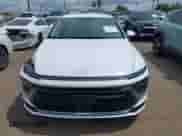 2024 Hyundai Sonata SEL z VIN KMHL34JJ0RA100332, wystawiony jako IAAI lot #42537746 z przebiegiem 8 661 mil mil oraz . Historia ofert i sprzedaży dostępna na DreamBid. Obrazek 6.