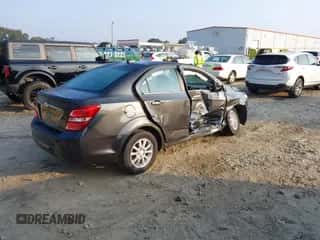 2019 Chevrolet Sonic LT с VIN 1G1JD5SB0K4112452, выставлен на аукционе IAAI как лот 43219954 с пробегом 30 197 миль миль и . История ставок и продаж доступна на DreamBid. Изображение 4.