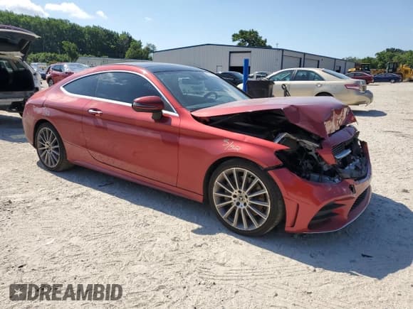 ✅ 2019 Mercedes-Benz C 300 • VIN: WDDWJ8DB3KF802162 • Лот: 62512635. Опубликован ранее на Copart с пробегом 113 299 миль. Бесплатный доступ к архиву аукционных продаж из США и подробный отчёт об истории автомобиля на DreamBid. Изображение 4.
