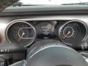 ✅ 2021 Jeep Wrangler Unlimited Sahara • VIN: 1C4HJXEG8MW524336 • Lot: 91873725. Wystawiony na Copart z przebiegiem 70 330 mil. Bezpłatny archiwum sprzedaży aukcyjnych z USA i szczegółowy raport historii pojazdu na DreamBid. Zdjęcie 9.