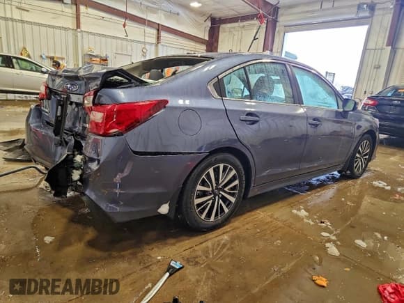 ✅ 2018 Subaru Legacy Premium • VIN: 4S3BNAF65J3021518 • Lot: 95651275. Wystawiony na Copart z przebiegiem 17 824 mil. Bezpłatny archiwum sprzedaży aukcyjnych z USA i szczegółowy raport historii pojazdu na DreamBid. Zdjęcie 3.