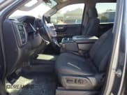 ✅ 2019 Chevrolet Silverado 1500 LT • VIN: 3GCPWCED3KG178008 • Lot: 75648084. Wystawiony na Copart z przebiegiem 67 647 mil. Bezpłatny archiwum sprzedaży aukcyjnych z USA i szczegółowy raport historii pojazdu na DreamBid. Zdjęcie 7.