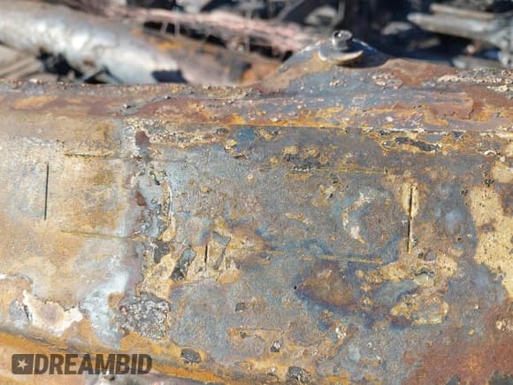 ✅ 2019 Chevrolet Silverado 1500 LT • VIN: 1GCPYDEK0KZ328333 • Lot: 41480622. Wystawiony na IAAI z przebiegiem Nie podano. Bezpłatny archiwum sprzedaży aukcyjnych z USA i szczegółowy raport historii pojazdu na DreamBid. Zdjęcie 9.