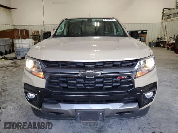 ✅ 2022 Chevrolet Colorado 4WD Z71 • VIN: 1GCGTDEN1N1280708 • Lot: 87004505. Wystawiony na Copart z przebiegiem 19 057 mil. Bezpłatny archiwum sprzedaży aukcyjnych z USA i szczegółowy raport historii pojazdu na DreamBid. Zdjęcie 5.