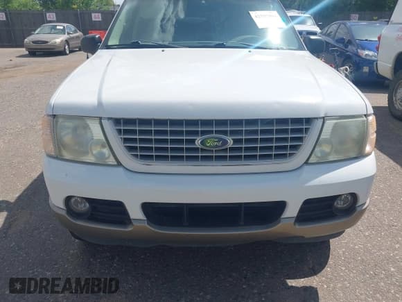 ✅ 2004 Ford Explorer • VIN: 1FMZU84K84ZB05856 • Lot: 42557804. Wystawiony na IAAI z przebiegiem 145 464 mil. Bezpłatny archiwum sprzedaży aukcyjnych z USA i szczegółowy raport historii pojazdu na DreamBid. Zdjęcie 6.