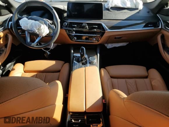 ✅ 2022 BMW 5 Series 530i • VIN: WBA53BH02NWX38896 • Лот: 70303165. Опубликован ранее на Copart с пробегом Не указан. Бесплатный доступ к архиву аукционных продаж из США и подробный отчёт об истории автомобиля на DreamBid. Изображение 8.