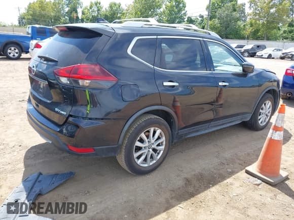 ✅ 2018 Nissan Rogue SL • VIN: JN8AT2MV8JW306203 • Lot: 43112494. Listed on IAAI with 139,151 mi. Free auction sales archive from the USA and detailed vehicle history report at DreamBid. Image 4.