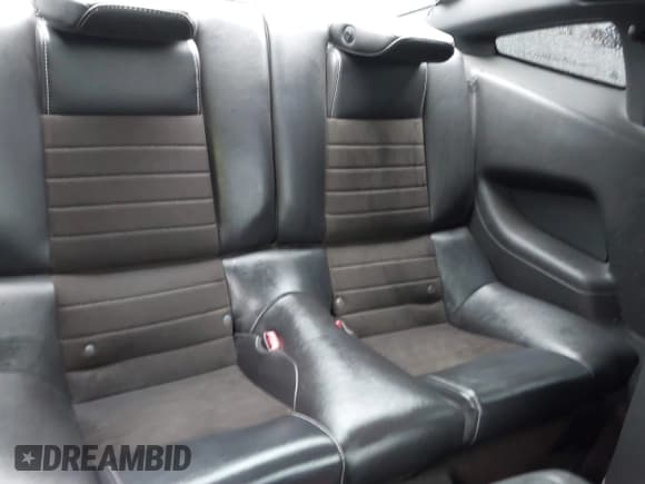 ✅ 2013 Ford Mustang GT Premium • VIN: 1ZVBP8CF4D5200968 • Lot: 43536098. Listed on IAAI with 95,384 mi. Free auction sales archive from the USA and detailed vehicle history report at DreamBid. Image 8.