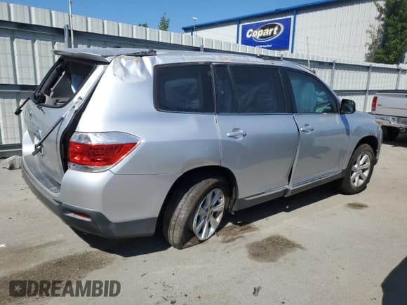 ✅ 2012 Toyota Highlander SE • VIN: 5TDZA3EH3CS026940 • Lot: 82034625. Wystawiony na Copart z przebiegiem Nie podano. Bezpłatny archiwum sprzedaży aukcyjnych z USA i szczegółowy raport historii pojazdu na DreamBid. Zdjęcie 3.