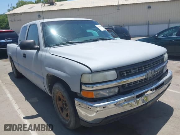 ✅ 2001 Chevrolet Silverado 1500 LS • VIN: 1GCEC19V71Z156356 • Lot: 42433465. Listed on IAAI with 294,830 mi. Free auction sales archive from the USA and detailed vehicle history report at DreamBid. Image 1.