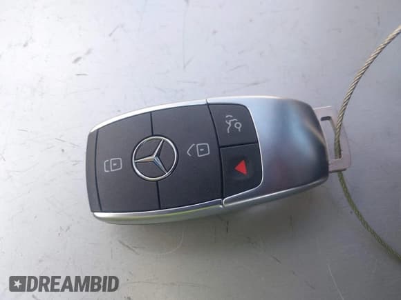 ✅ 2021 Mercedes-Benz C 300 • VIN: W1KWJ8DB9MG065062 • Lot: 42567825. Wystawiony na IAAI z przebiegiem 38 835 mil. Bezpłatny archiwum sprzedaży aukcyjnych z USA i szczegółowy raport historii pojazdu na DreamBid. Zdjęcie 11.