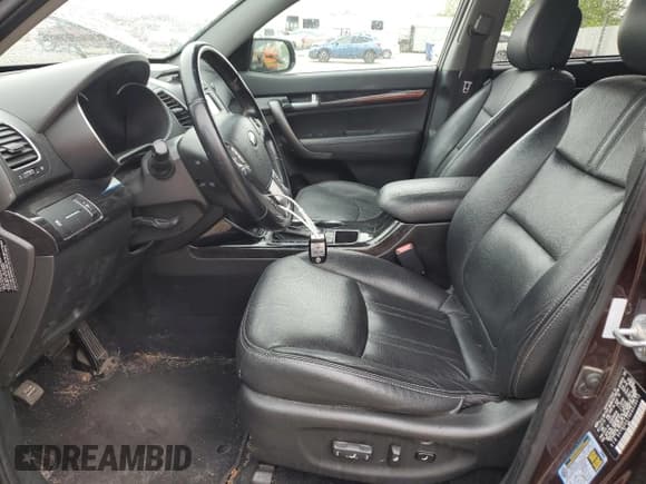 ✅ 2014 Kia Sorento EX • VIN: 5XYKU4A79EG528072 • Lot: 55526525. Wystawiony na Copart z przebiegiem Nie podano. Bezpłatny archiwum sprzedaży aukcyjnych z USA i szczegółowy raport historii pojazdu na DreamBid. Zdjęcie 7.