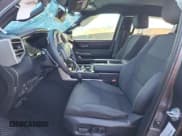 ✅ 2025 Toyota Tundra SR5 • VIN: 5TFLA5DBXSX257373 • Лот: 92612775. Опубликован ранее на Copart с пробегом 25 883 миль. Бесплатный доступ к архиву аукционных продаж из США и подробный отчёт об истории автомобиля на DreamBid. Изображение 7.