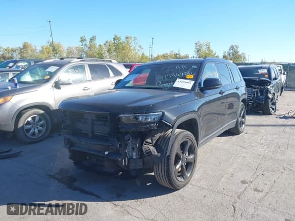 ✅ 2023 Jeep Grand Cherokee Altitude X • VIN: 1C4RJKAG1P8812950 • Lot: 43428952. Listed on IAAI with 33,890 mi. Free auction sales archive from the USA and detailed vehicle history report at DreamBid. Image 18.