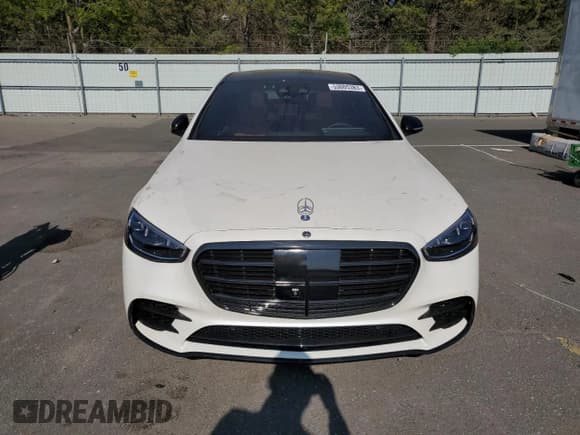✅ 2022 Mercedes-Benz S 580 • VIN: W1K6G7GBXNA137654 • Lot: 53005383. Wystawiony na Copart z przebiegiem 6 141 mil. Bezpłatny archiwum sprzedaży aukcyjnych z USA i szczegółowy raport historii pojazdu na DreamBid. Zdjęcie 5.
