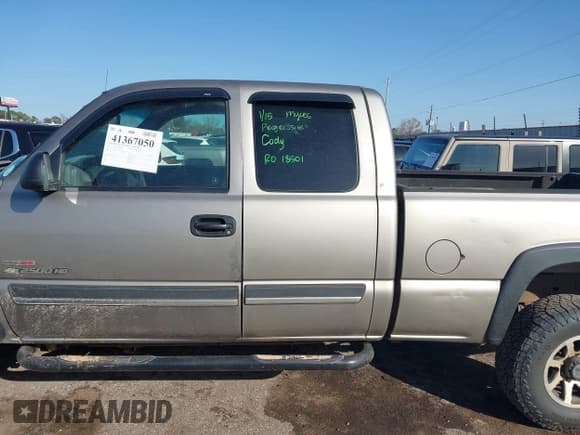 ✅ 2003 Chevrolet Silverado 2500HD LS • VIN: 1GCHC29113E232275 • Lot: 41367050. Listed on IAAI with 266,450 mi. Free auction sales archive from the USA and detailed vehicle history report at DreamBid. Image 14.