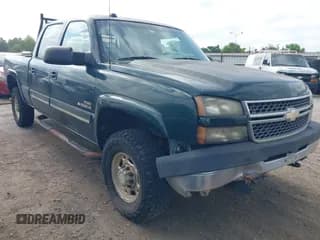 ✅ 2005 Chevrolet Silverado 2500HD LS • VIN: 1GCHK23215F961121 • Lot: 42969060. Wystawiony na IAAI z przebiegiem 245 406 mil. Bezpłatny archiwum sprzedaży aukcyjnych z USA i szczegółowy raport historii pojazdu na DreamBid. Zdjęcie 1.