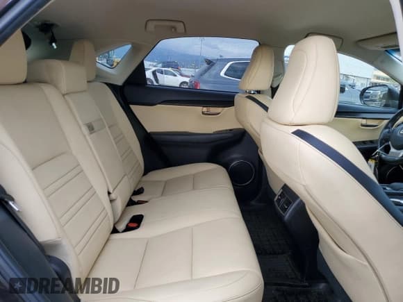 ✅ 2015 Lexus NX 200t • VIN: JTJYARBZ7F2000670 • Lot: 84009855. Wystawiony na Copart z przebiegiem 187 855 mil. Bezpłatny archiwum sprzedaży aukcyjnych z USA i szczegółowy raport historii pojazdu na DreamBid. Zdjęcie 11.