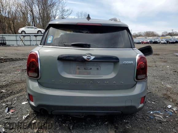 ✅ 2017 MINI Countryman Cooper • VIN: WMZYV5C33H3E01739 • Lot: 52601615. Listed on Copart with Not provided. Free auction sales archive from the USA and detailed vehicle history report at DreamBid. Image 6.
