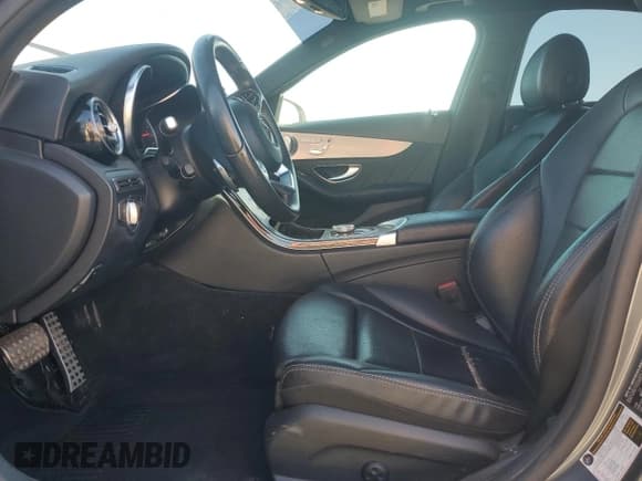 ✅ 2018 Mercedes-Benz C 300 • VIN: 55SWF4JB1JU282053 • Лот: 86425845. Опубликован ранее на Copart с пробегом 96 732 миль. Бесплатный доступ к архиву аукционных продаж из США и подробный отчёт об истории автомобиля на DreamBid. Изображение 7.