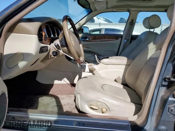 ✅ 2001 Jaguar XJ Vanden Plas • VIN: SAJDA24C51LF29690 • Lot: 90224615. Wystawiony na Copart z przebiegiem Nie podano. Bezpłatny archiwum sprzedaży aukcyjnych z USA i szczegółowy raport historii pojazdu na DreamBid. Zdjęcie 7.