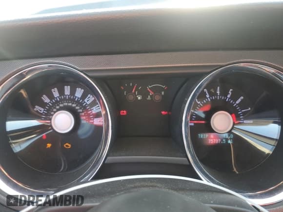 ✅ 2011 Ford Mustang GT Premium • VIN: 1ZVBP8CFXB5130728 • Лот: 91197345. Опубликован ранее на Copart с пробегом 75 737 миль. Бесплатный доступ к архиву аукционных продаж из США и подробный отчёт об истории автомобиля на DreamBid. Изображение 9.