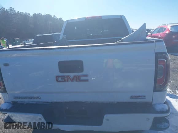 ✅ 2018 GMC Sierra 1500 SLT • VIN: 1GTV2NEC5JZ108868 • Lot: 41282062. Wystawiony na IAAI z przebiegiem 165 793 mil. Bezpłatny archiwum sprzedaży aukcyjnych z USA i szczegółowy raport historii pojazdu na DreamBid. Zdjęcie 17.