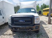 ✅ 2013 Ford F-250 XL • VIN: 1FDBF2B62DEB64374 • Lot: 42459684. Wystawiony na IAAI z przebiegiem 553 300 mil. Bezpłatny archiwum sprzedaży aukcyjnych z USA i szczegółowy raport historii pojazdu na DreamBid. Zdjęcie 6.