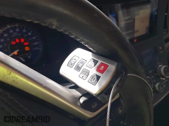 ✅ 2015 Toyota Sienna Limited • VIN: 5TDDK3DC6FS122871 • Лот: 41396052. Опубликован ранее на IAAI с пробегом 133 161 миль. Бесплатный доступ к архиву аукционных продаж из США и подробный отчёт об истории автомобиля на DreamBid. Изображение 11.