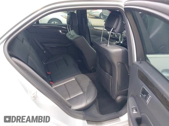 ✅ 2015 Mercedes-Benz E 350 Sport • VIN: WDDHF5KB2FB107227 • Lot: 42565377. Listed on IAAI with 115,336 mi. Free auction sales archive from the USA and detailed vehicle history report at DreamBid. Image 8.