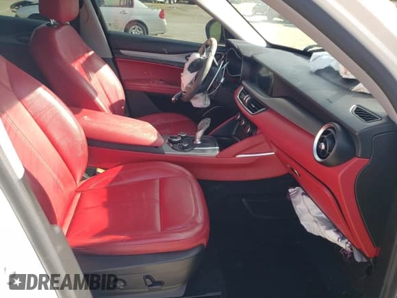 ✅ 2019 Alfa Romeo Stelvio Sport • VIN: ZASPAKAN9K7C31918 • Лот: 43608453. Опубликован ранее на Copart с пробегом Не указан. Бесплатный доступ к архиву аукционных продаж из США и подробный отчёт об истории автомобиля на DreamBid. Изображение 5.