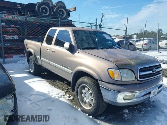 ✅ 2002 Toyota Tundra Limited • VIN: 5TBRT38152S280875 • Lot: 41387829. Listed on IAAI with 186,094 mi. Free auction sales archive from the USA and detailed vehicle history report at DreamBid. Image 13.