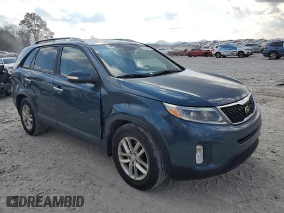 ✅ 2014 Kia Sorento LX • VIN: 5XYKT3A62EG529715 • Lot: 92513405. Listed on Copart with 141,117 mi. Free auction sales archive from the USA and detailed vehicle history report at DreamBid. Image 4.