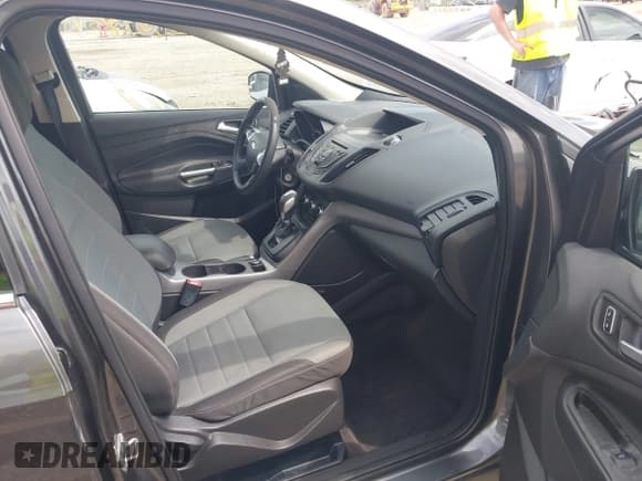 ✅ 2016 Ford Escape SE • VIN: 1FMCU9GXXGUC81604 • Lot: 42222349. Listed on IAAI with 106,188 mi. Free auction sales archive from the USA and detailed vehicle history report at DreamBid. Image 5.