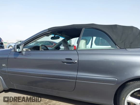 ✅ 2004 Volvo C70 • VIN: YV1NC62D94J049529 • Lot: 41668957. Wystawiony na IAAI z przebiegiem 100 110 mil. Bezpłatny archiwum sprzedaży aukcyjnych z USA i szczegółowy raport historii pojazdu na DreamBid. Zdjęcie 14.