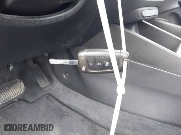 2019 Hyundai Accent SE z VIN 3KPC24A30KE077484, wystawiony jako IAAI lot #42712588 z przebiegiem 63 398 mil mil oraz . Historia ofert i sprzedaży dostępna na DreamBid. Obrazek 11.