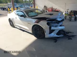 2018 Chevrolet Camaro 2SS z VIN 1G1FH1R77J0126813, wystawiony jako IAAI lot #42685998 z przebiegiem 46 880 mil mil oraz . Historia ofert i sprzedaży dostępna na DreamBid. Obrazek 1.