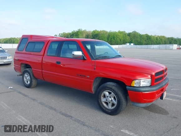 ✅ 1996 Dodge 1500 • VIN: 1B7HC13Y5TJ150234 • Lot: 42153245. Listed on IAAI with 133,226 mi. Free auction sales archive from the USA and detailed vehicle history report at DreamBid. Image 1.