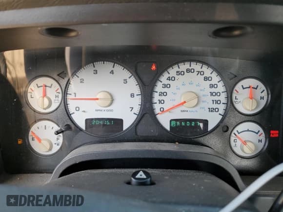 ✅ 2005 Dodge 1500 SLT • VIN: 1D7HU18D15S271011 • Лот: 71395524. Опубликован ранее на Copart с пробегом 204 151 миль. Бесплатный доступ к архиву аукционных продаж из США и подробный отчёт об истории автомобиля на DreamBid. Изображение 9.