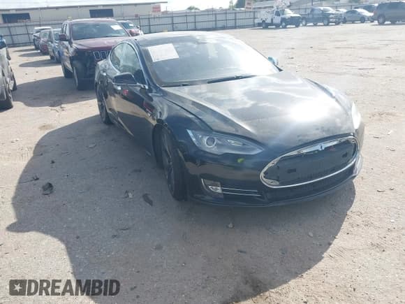✅ 2013 Tesla Model S Performance • VIN: 5YJSA1DP1DFP15590 • Lot: 43692332. Wystawiony na IAAI z przebiegiem Nie podano. Bezpłatny archiwum sprzedaży aukcyjnych z USA i szczegółowy raport historii pojazdu na DreamBid. Zdjęcie 1.