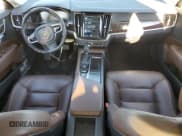 ✅ 2019 Volvo S90 Momentum • VIN: LVY102AK1KP110090 • Lot: 46359735. Wystawiony na Copart z przebiegiem 61 079 mil. Bezpłatny archiwum sprzedaży aukcyjnych z USA i szczegółowy raport historii pojazdu na DreamBid. Zdjęcie 8.